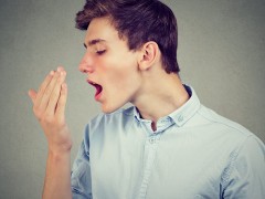 男人手腳冰冷的原因是什么？濕氣過重的患者都有哪些表現(xiàn)？