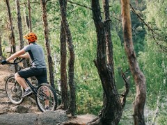 堵車時可以練習(xí)三個瑜伽體操 簡單瑜伽操是怎么做的